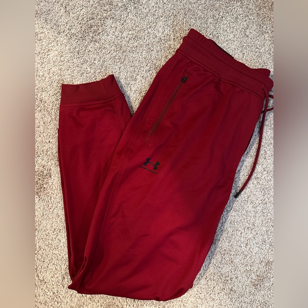 NWT Under Armour Men's Dark Red Joggers Size Large